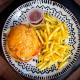 The Stateline burger and chips from Sycamore Meadows.