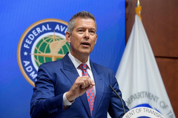A diretiva, Sean Duffy, cita planos para a China e a Rússia usarem um reator na lua em meados dos anos 2030.