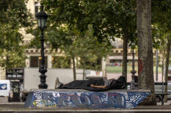 Thousands of homeless people were removed from the Paris region in a pre-Olympics “social cleansing”.