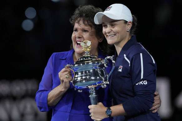 Evonne Goolagong Cawley presents the Daphne Akhurst Memorial Cup to Ash Barty after last year’s Australian Open women’s final.