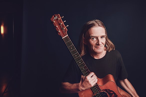 싱어송라이터 줄리안 패터슨.