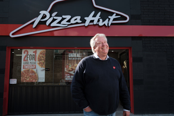 US franchise operator Flynn Restaurant Group will acquire 260 Australian Pizza Hut stores.