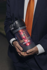 Professor Maschmeyer holds one of the Gelion batteries.