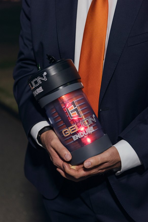 Professor Maschmeyer holds one of the Gelion batteries.