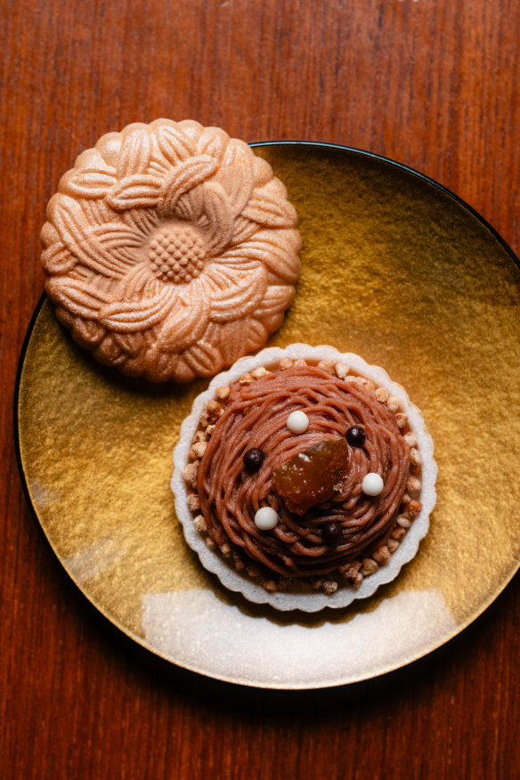 Monaka pastry with chestnut filling