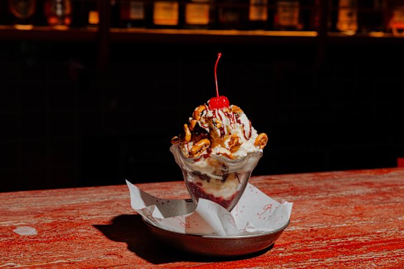 Ice-cream sundae.