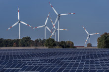 The Albanese government is launching a new scheme to reach its renewable energy goal, underwriting private companies to build new projects to boost energy supply.