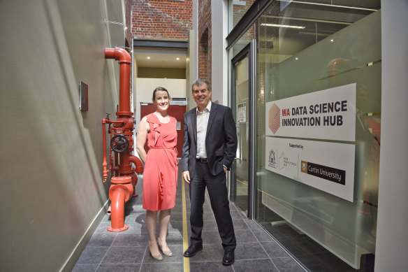 Dr Liz Dallimore and Innovation Minister Dave Kelly at the WA Data Science Innovation Hub. 