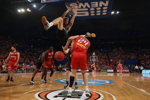 Jock Landale slams a dunk home.