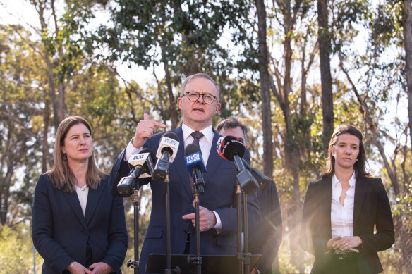 The prime minister and his cabinet have spent some of the winter break promoting their housing fund at visits to federally funded housing developments. 