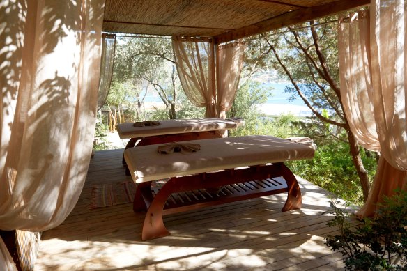 Pool, spa and, of course, a hammam.