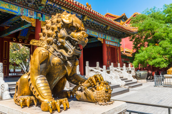 Bronze lion in front of the Hall of Supreme Harmony. 