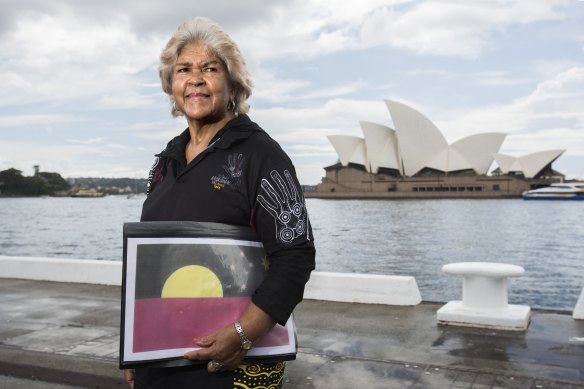 Aunty Margret Campbell says she “never lost hope or inspiration, even during COVID.” With Australia’s border to reopen on February 21, international tourist have again started booking her Indigenous cultural and history tours around The Rocks in Sydney. 