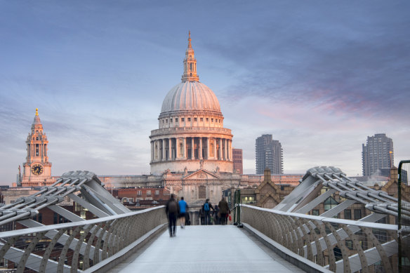 As 7000 tourists can pass through St Paul’s Cathedral on a busy summer's day, timing your visit is everything.