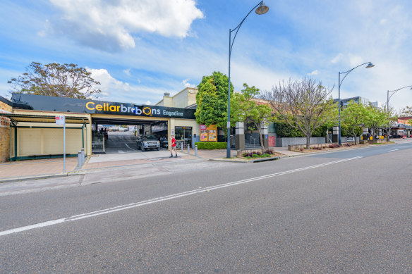 The Engadine Tavern sold with a 1am liquor licence and 26 gaming machine entitlements.