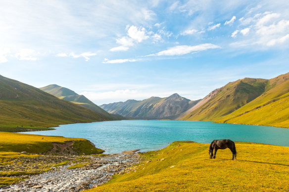 The Switzerland of Central Asia… Kol’ukok lake.