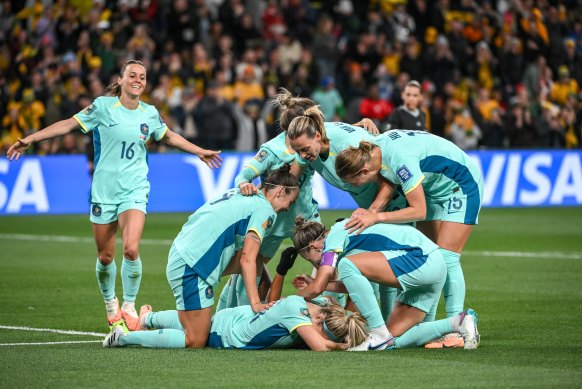 The Matildas celebrate Mary Fowler’s goal.