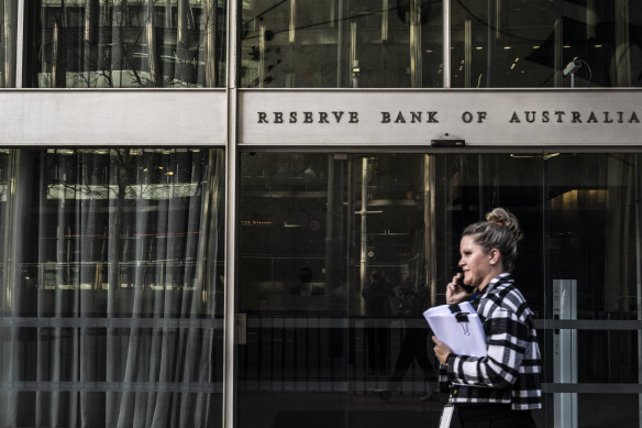 The Reserve Bank board would lose its power to set interest rates under a proposal that would shift the responsibility to a separate expert committee.