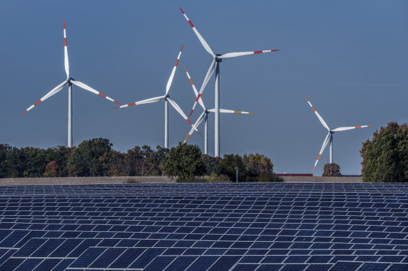 The Climate 200 group is supporting independent candidates at the federal election.