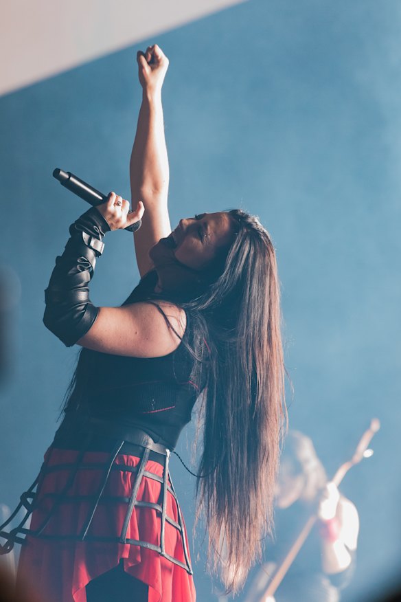 Amy Lee’s voice is in fine form: she sounds just as good as, if not better than on recordings.