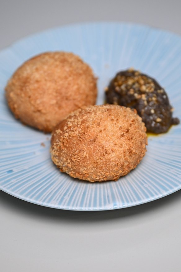 Pandesal can be served with a mushroom spread instead of liver.