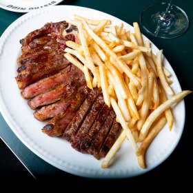 Steak frites.