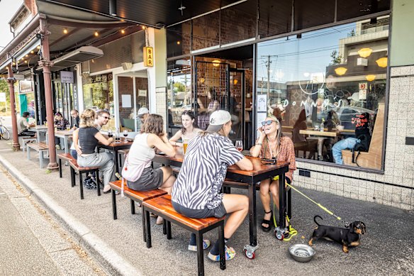 Donny’s is a new mini pub at the bottom of High Street.