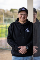 Zoran Baunovich, Primo Ministro della Cappella della Nuova Vita a Wodonga. 