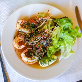 Grilled scampi with lemongrass at France-Soir.