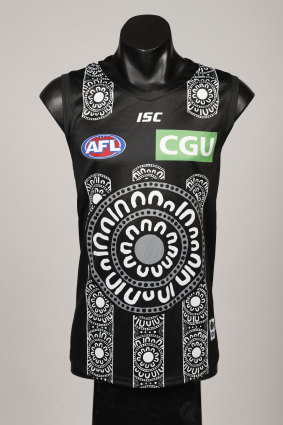 The design was influenced by the support Varcoe received after the passing of his sister Maggie in 2018 from an on-field football incident.