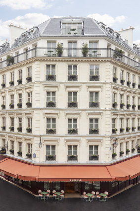 The facade of Le Grand Mazarin.