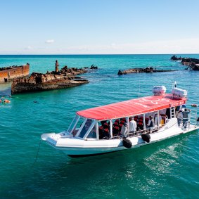 Ferry to the snorkle site.