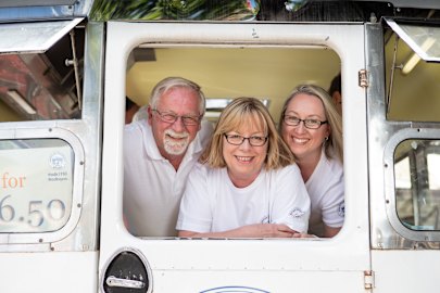 Belinda Donaghey (right) with her parents, Karl and Julie Boening, in 2021.