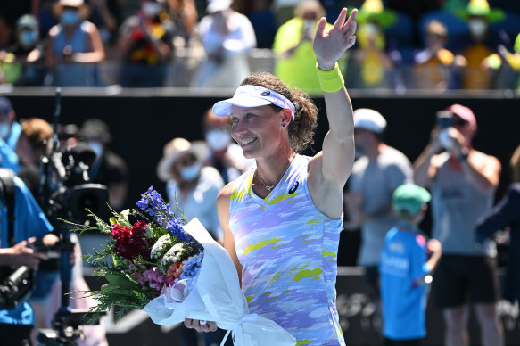 Sam Stosur waves to the crowd after her final singles match at the 2022 Australian Open.