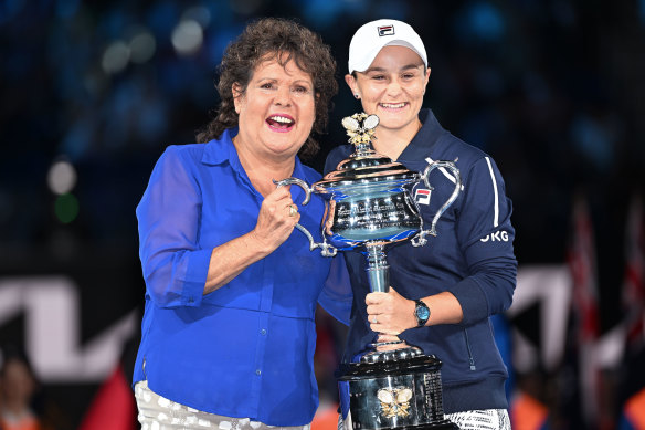 Ash Barty with Evonne Goolagong Cawley after winning the 2022 Australian Open.