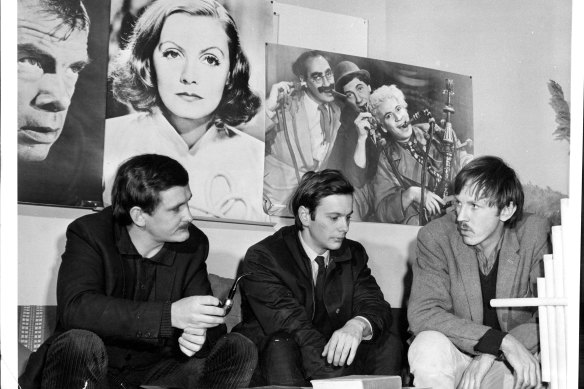 Buesst (right) with fellow tyro filmmakers Paul Cox (left) and Peter Elliott, in Melbourne circa 1968.