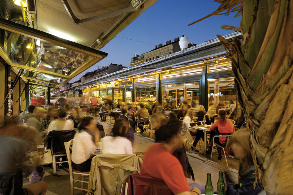 Many of Naschmarkt’s watering holes and eateries have outdoor seating and covered heated terraces.