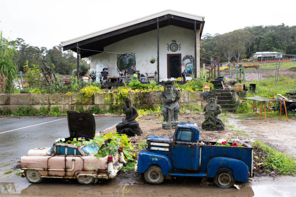 Candy Disch and Dave Tsakalakis’ earthhouse in the Narara Ecovillage on the Central Coast of NSW. 