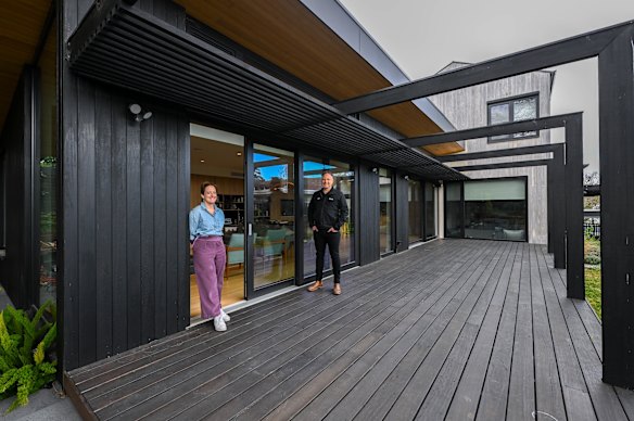 Caroline and her builder Mark van Haandel.