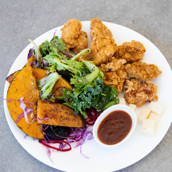 Seoulmate’s signature Seoul fried chicken.