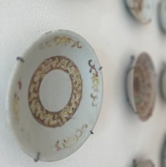 Replica ceramic treasures from the Belitung Shipwreck.