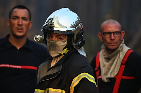 I vigili del fuoco nel sud-ovest della Francia stanno lottando contro il tempo per tenere sotto controllo gli incendi prima che le condizioni dell’ondata di caldo peggiorino questa settimana. 