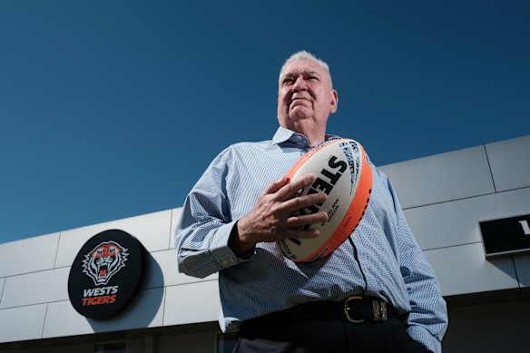 Wests Tigers chief executive Shane Richardson has left it to the club to handle the Lachlan Galvin fallout.