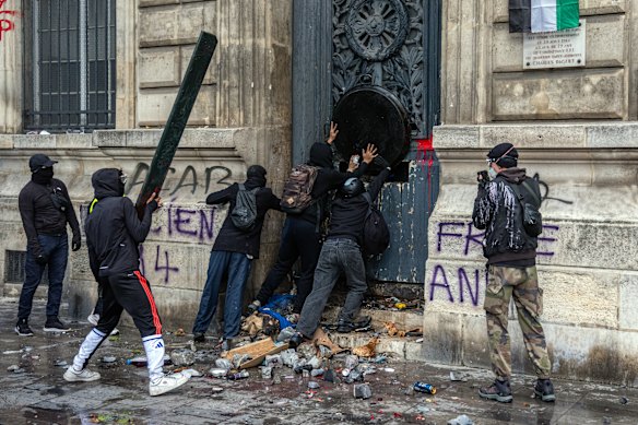 French leaders have vowed no repeat of last weekend’s scenes in Paris and other cities.