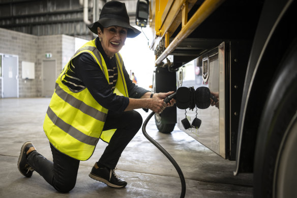 Sydney Lord Mayor Clover Moore with one of the council’s EV trucks. 