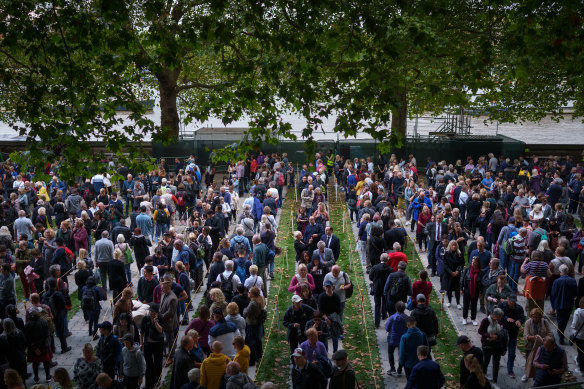 The final stages of the massive queue in central Lo<em></em>ndon to pass by the Queen’s casket.