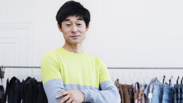 Akira Minagawa:
one of his goals is
to create work that
lasts 100 years. “I
have no desire for
women to come
back and look for
a new dress every
year,” he says.