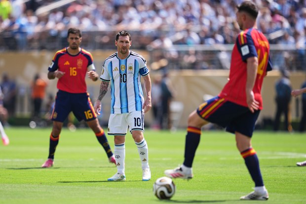Messi prepares to defend Spain’s Aymeric Laporte