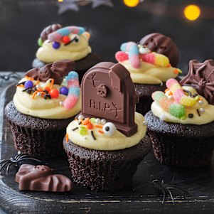  Helen Goh’s black velvet Halloween cupcakes.