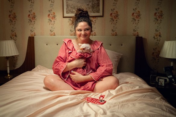 Megan Stalter stars as Jessica, an American girl who finds love in London, in Lena Dunham’s Too Much.